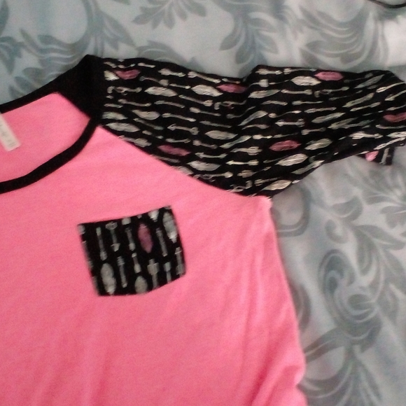 Pink and Black Sweater Arrow Designs - Picture 2 of 3